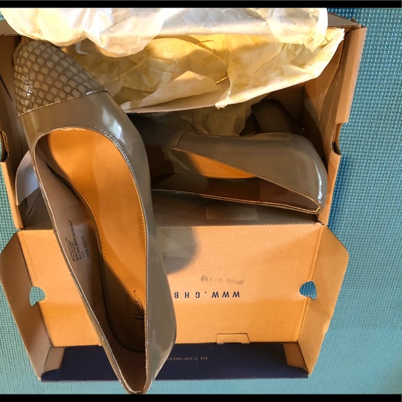 Womens designer shoes - Picture 2 of 8